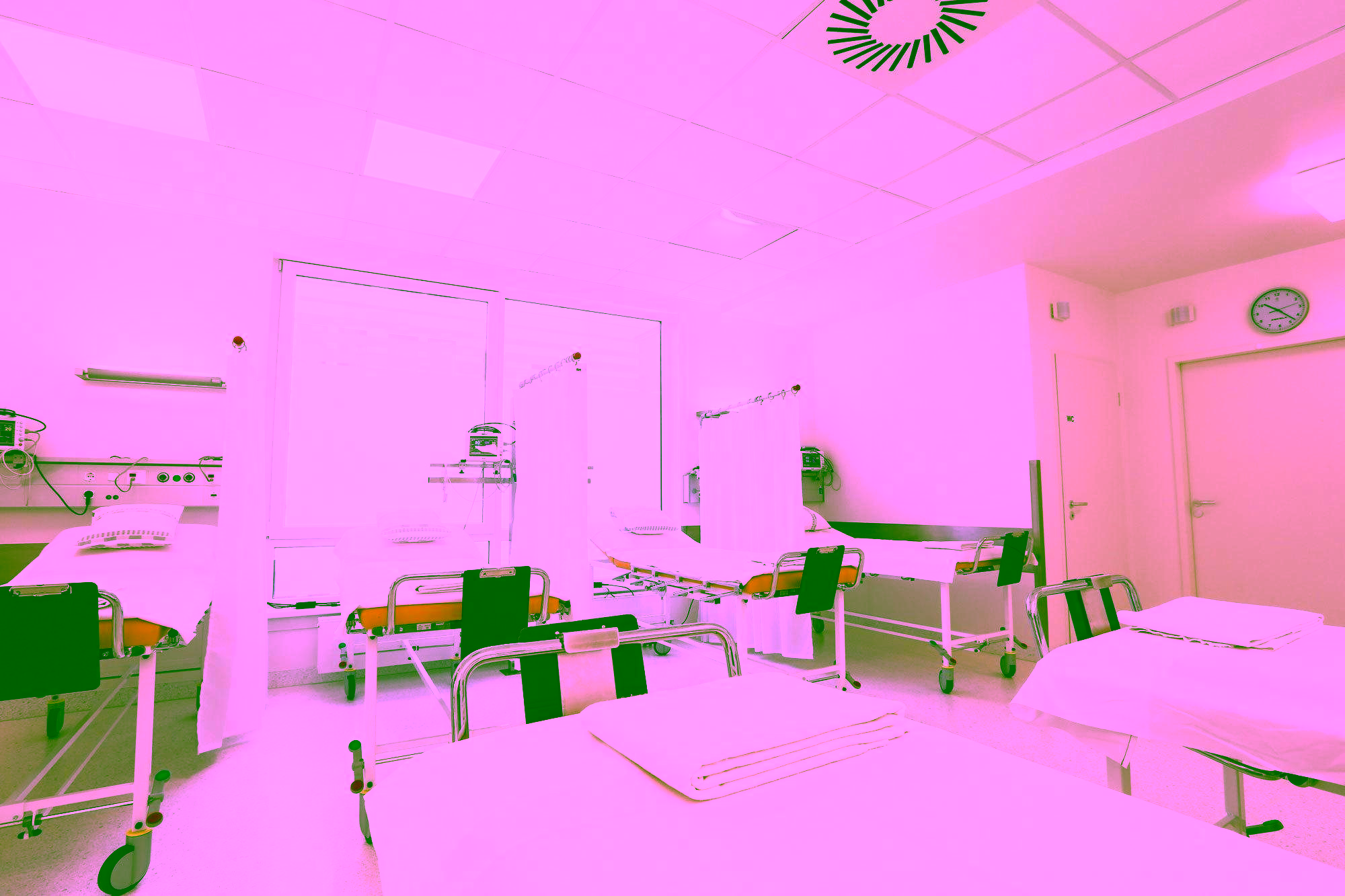 Aufwachraum im ambulanten OP-Zentrum – Überwachung nach Anästhesie durch Fachpersonal